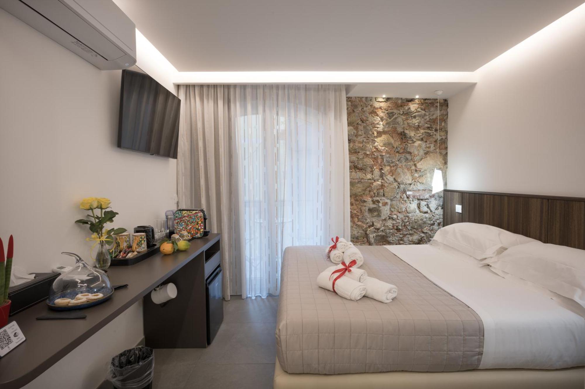 Taormina Charming Rooms Экстерьер фото
