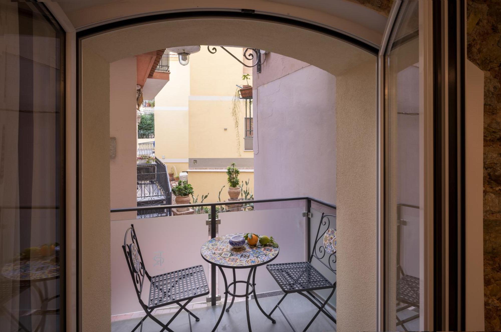 Taormina Charming Rooms Экстерьер фото